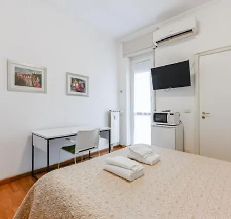 Appartamento Con Due Stanze In Via Lattanzio * Μιλάνο